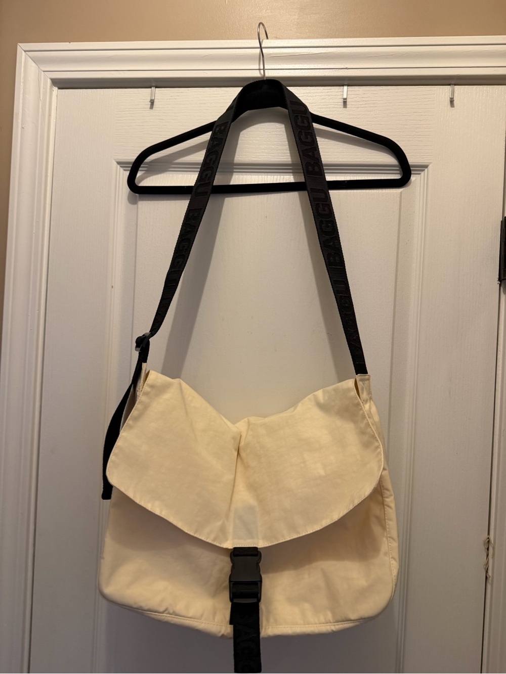 BAGGU Cream Canvas Crossbody with Black Logo Strap